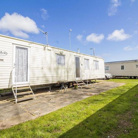 Great 8 Berth Caravan For Hire At Southview Holiday Park In Skegness Ref 33025E Екстериор снимка