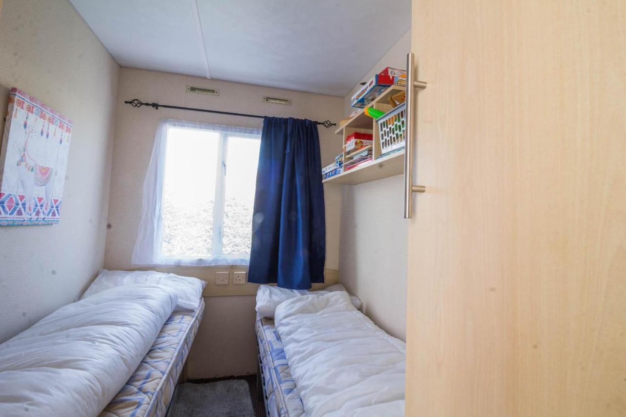 Great 8 Berth Caravan For Hire At Southview Holiday Park In Skegness Ref 33025E Екстериор снимка