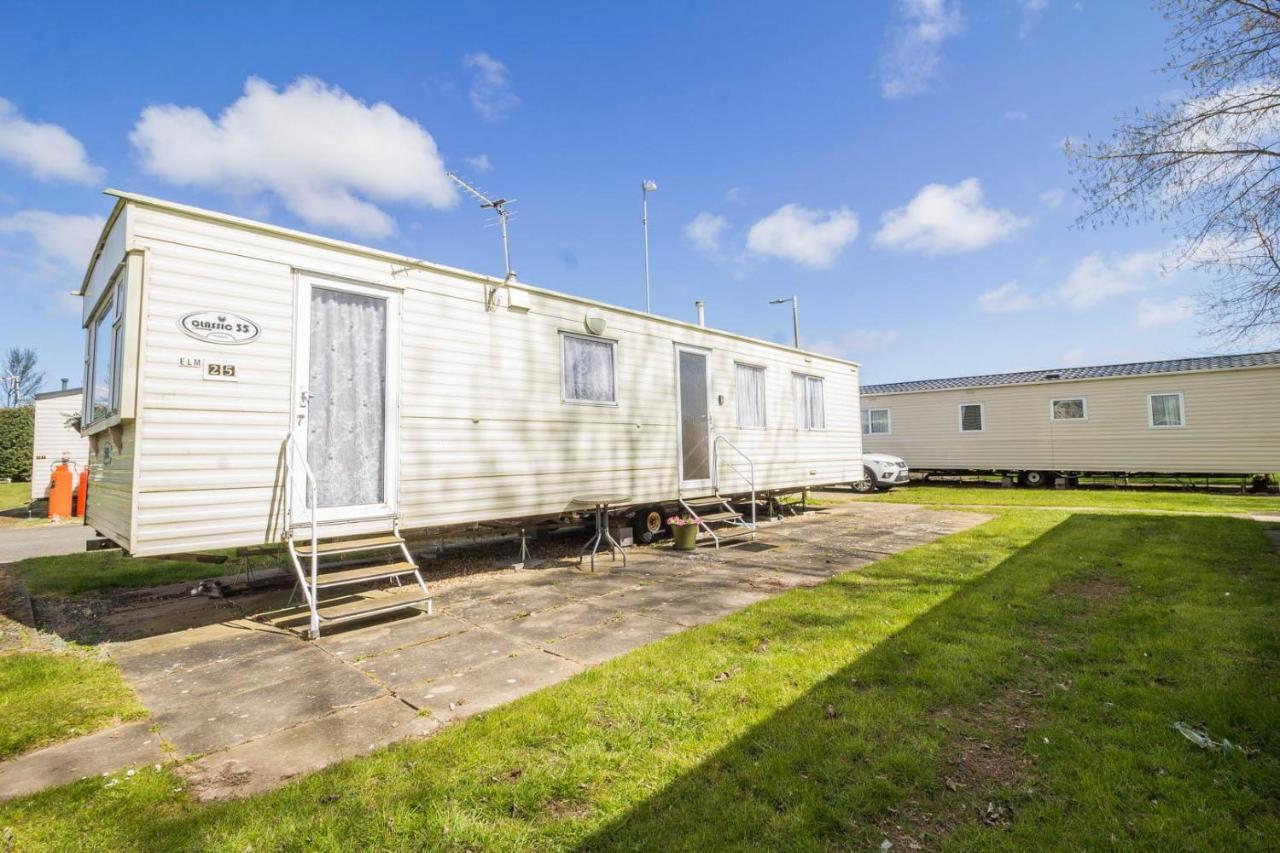 Great 8 Berth Caravan For Hire At Southview Holiday Park In Skegness Ref 33025E Екстериор снимка