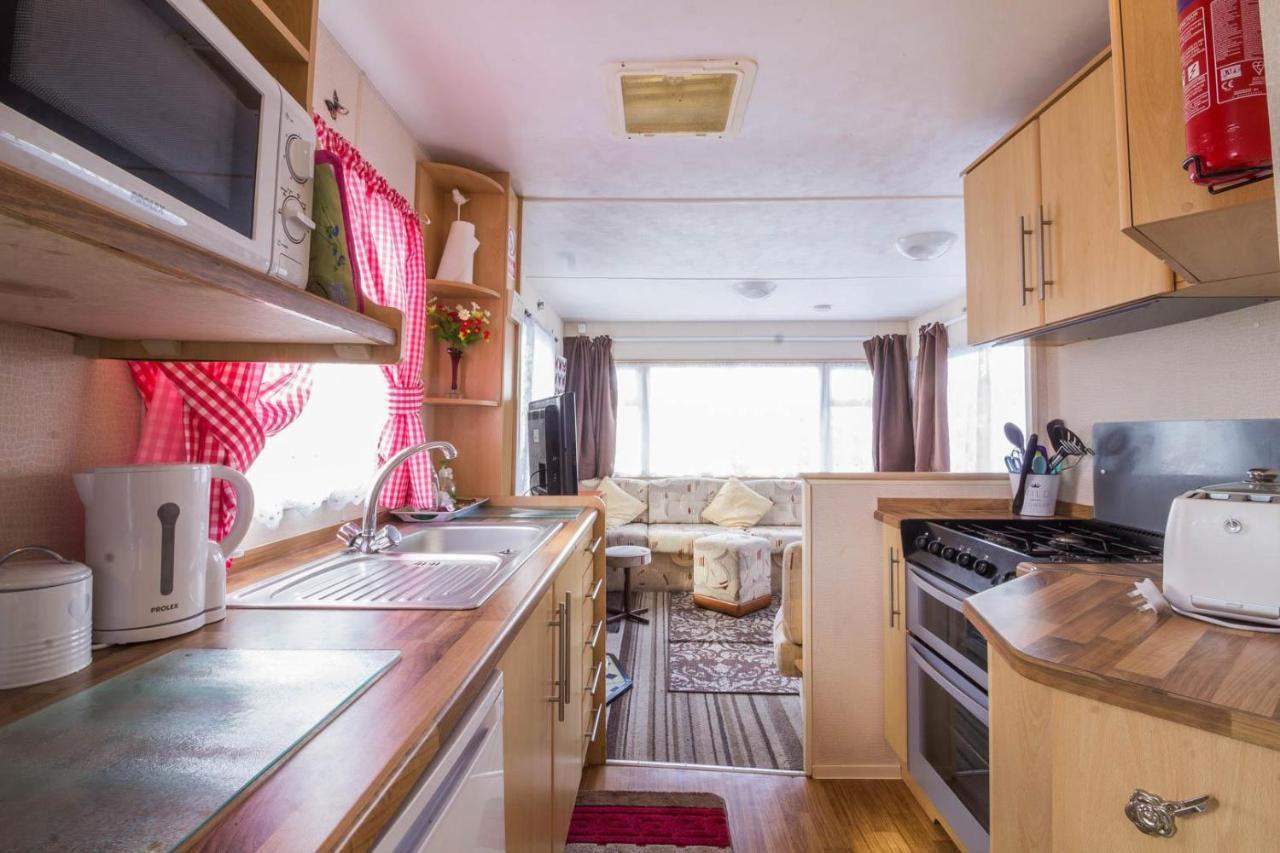 Great 8 Berth Caravan For Hire At Southview Holiday Park In Skegness Ref 33025E Екстериор снимка