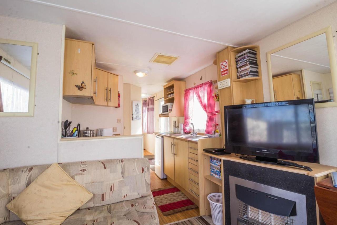 Great 8 Berth Caravan For Hire At Southview Holiday Park In Skegness Ref 33025E Екстериор снимка